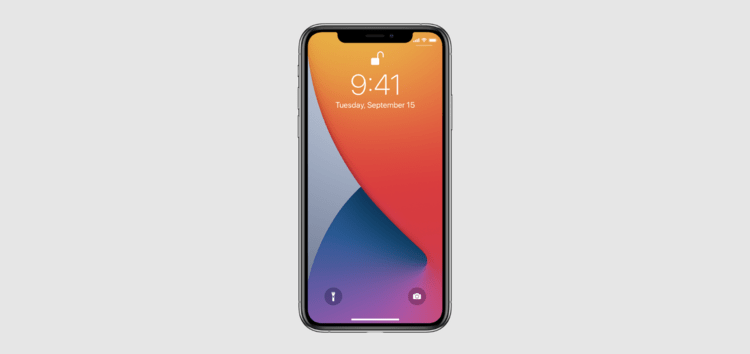 Some iOS users say 3D touching a Live Photo wallpaper plays it with a half black screen but there is a possible workaround